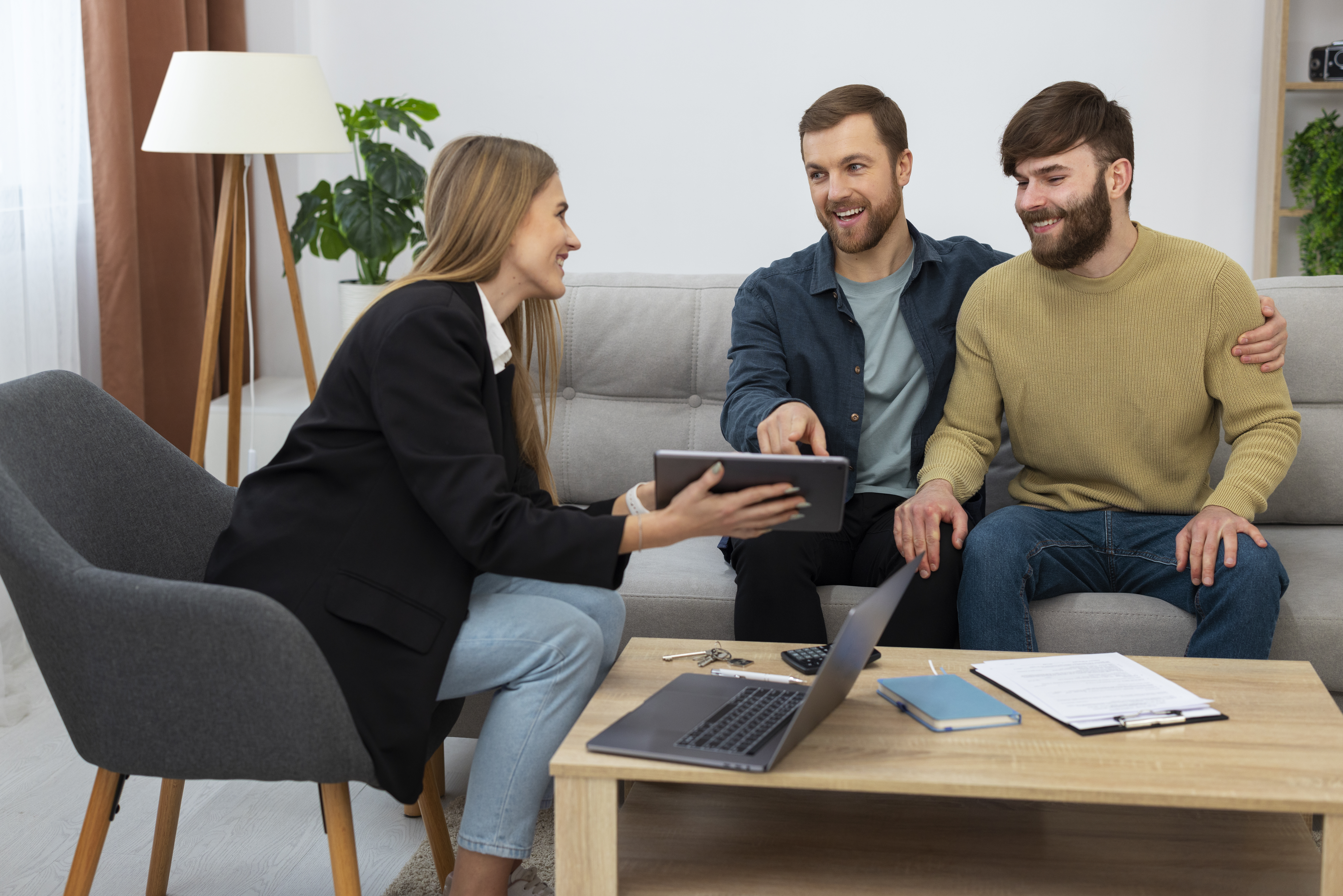 Florida couple reaching agreement on the right affordable Marketplace plan with a licensed local advisor